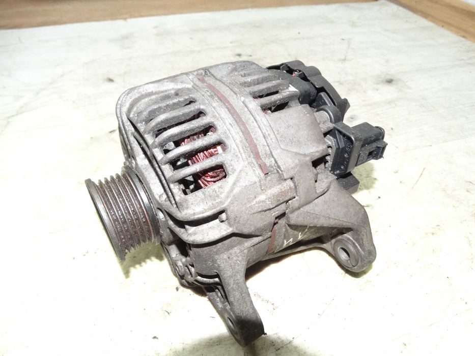 Генератор Skoda Fabia Шкода Фабія 1999-2003 1.0 1.4 бензин 047903015Q