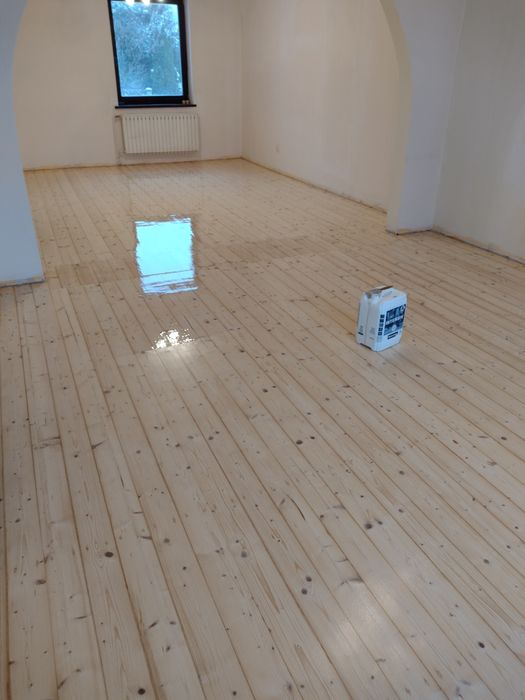 Cyklinowanie parkieu i podłóg renowacja schodów układanie parkietu