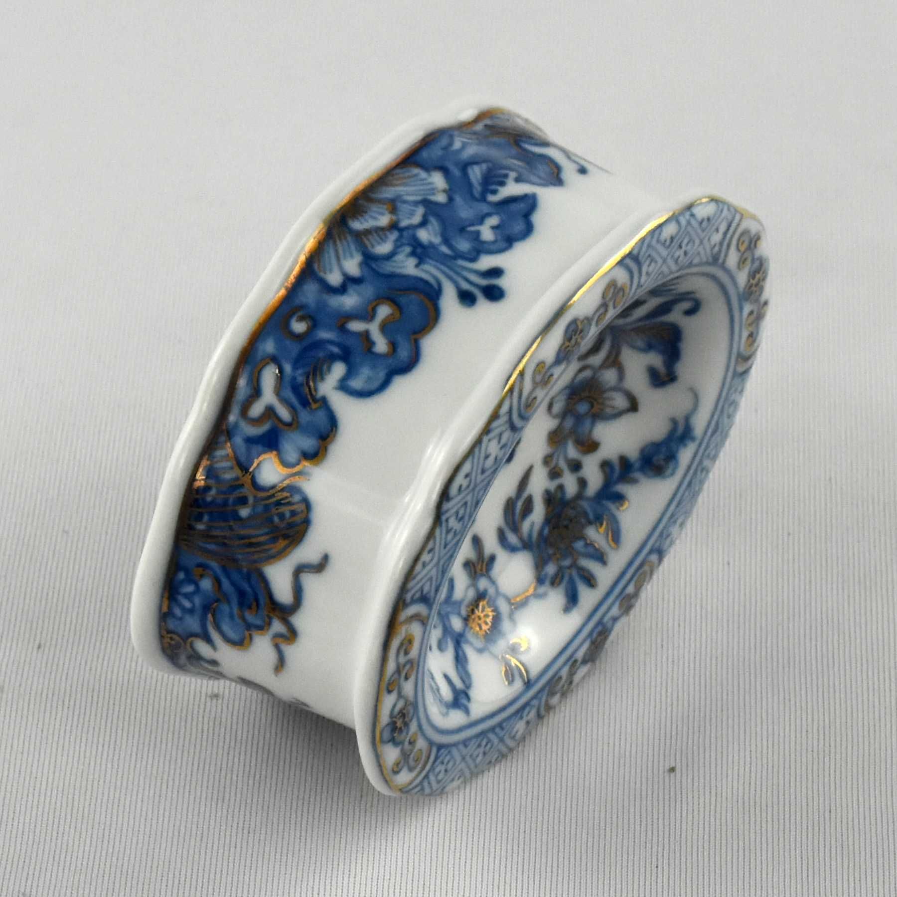 Saleiro bordo recortado porcelana decoração azul e dourados