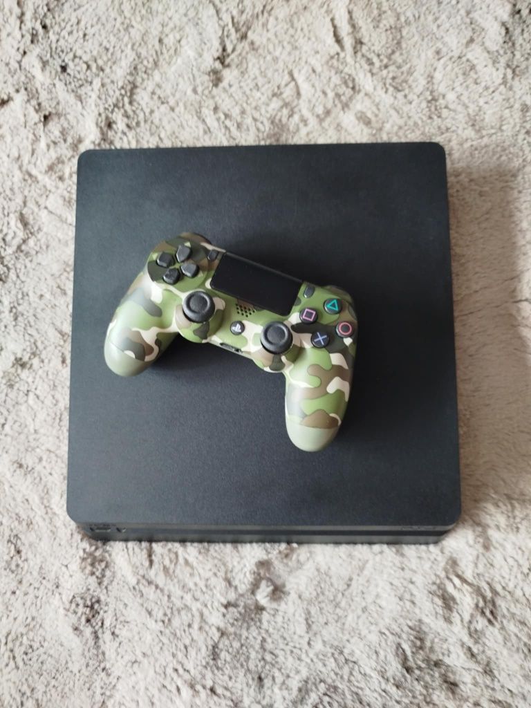 PlayStation 4 Slim 1TB  + 1 pad + ładowarka -- nie czyta płyt