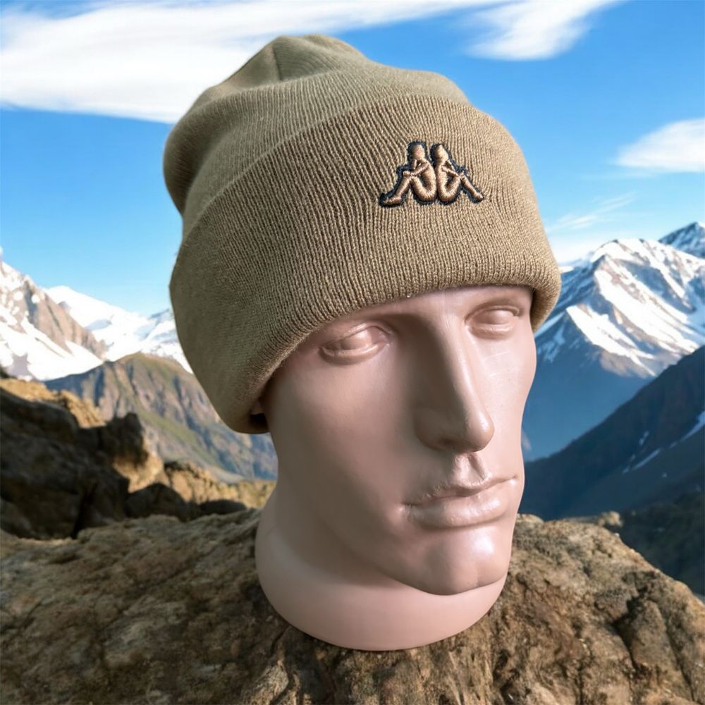 Шапка Kappa.
