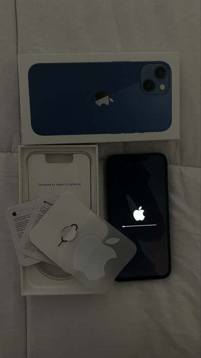 iPhone 13 128GB E-SIM