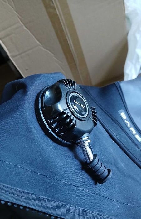 suchy skafander nurkowy Bare