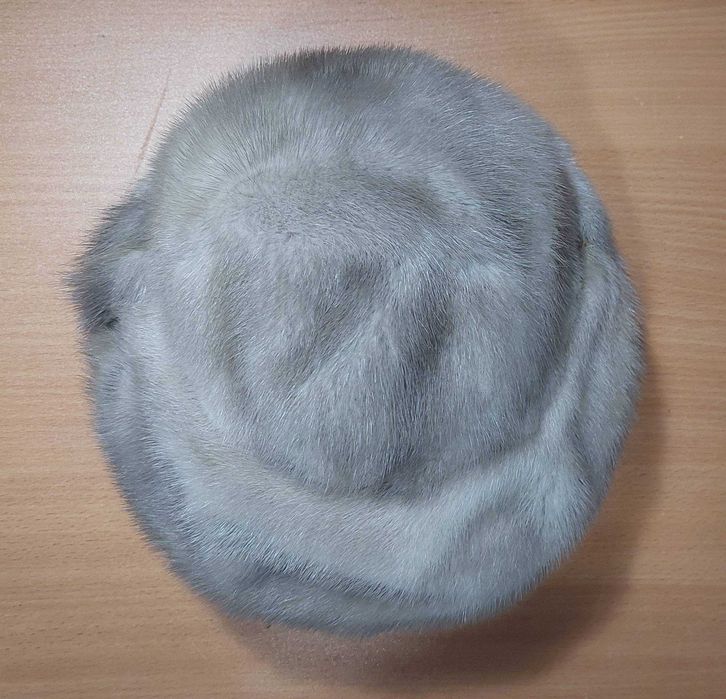 Czapka z futra norki PRL