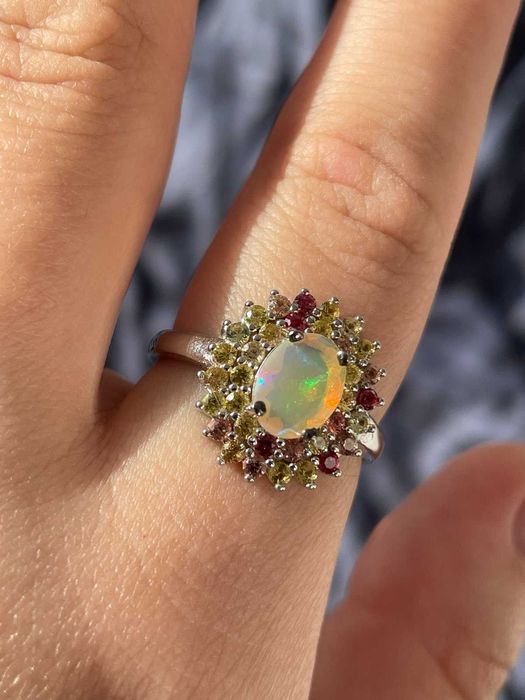 Кольцо из серебра 925 пробы с опалом и сапфиром. 17 18.18.5