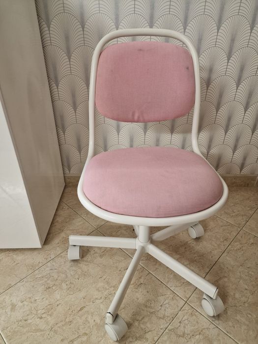 Cadeira de secretárias ikea para criança branca  /vissle. Rosa