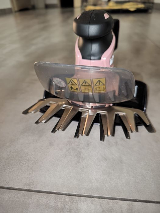 Nożyce do trawy Makita 12v Makita Max UM600DZP