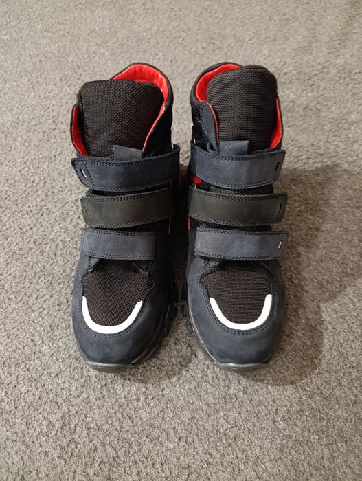 Продам взуття для хлопчика
