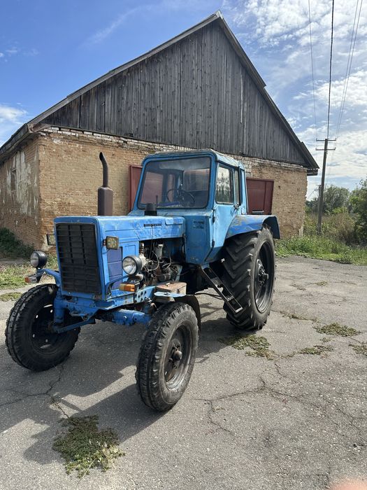 Продам трактор МТЗ-80,дискову борону АГ-2.4,культиватор,оприскувач