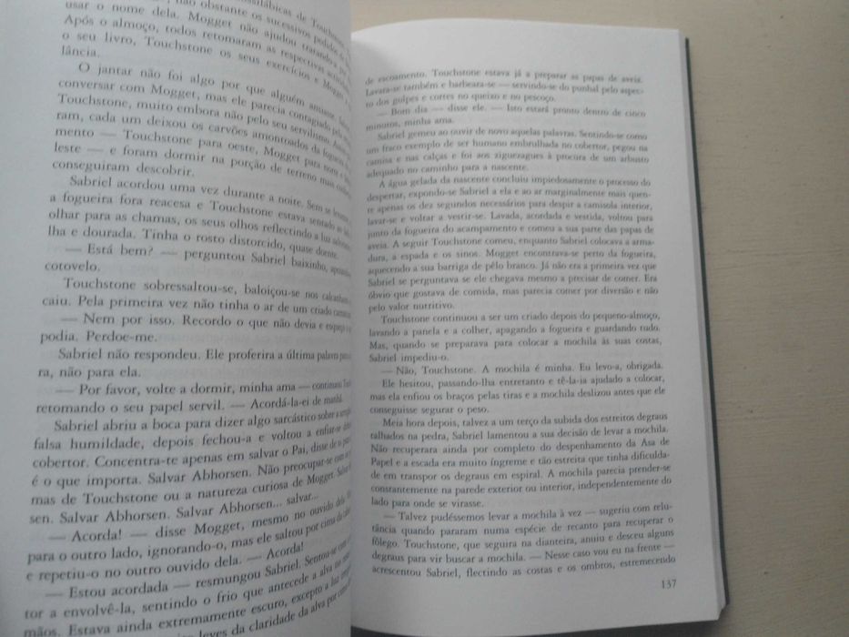 A Missão de Sabriel por Garth Nix