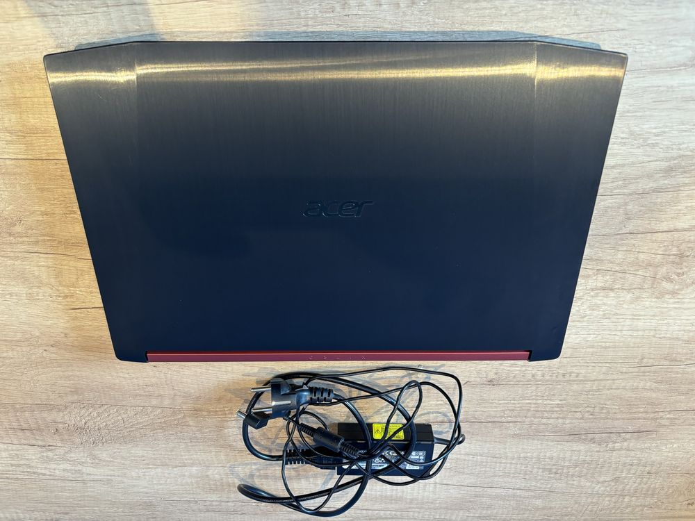 Acer Nitro 5 I5-8250U 8gb 500 gb SSD geforce MX150 win10/11