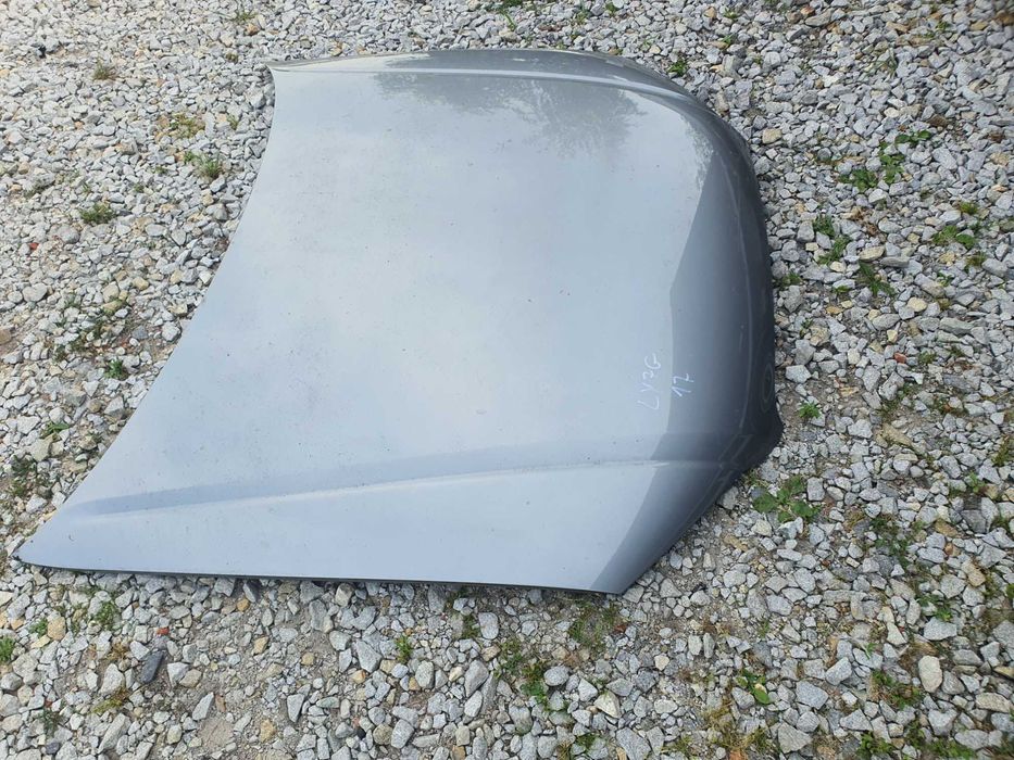 Audi A4 B7 maska przednia kolor srebrny LY7G 17 AL