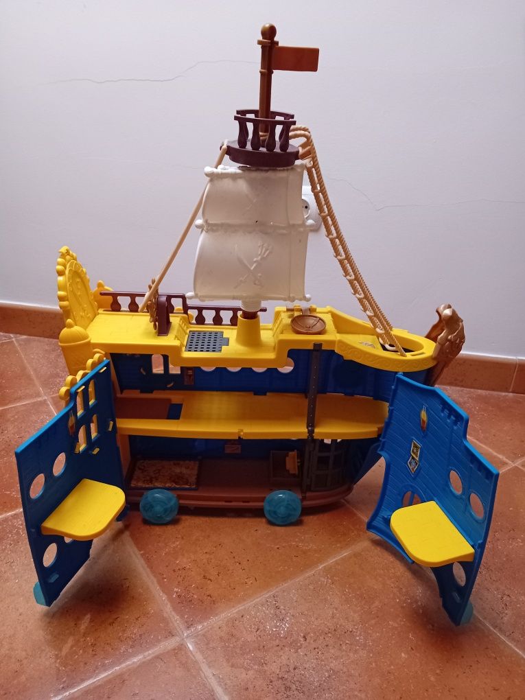 Barco Jake e os piratas