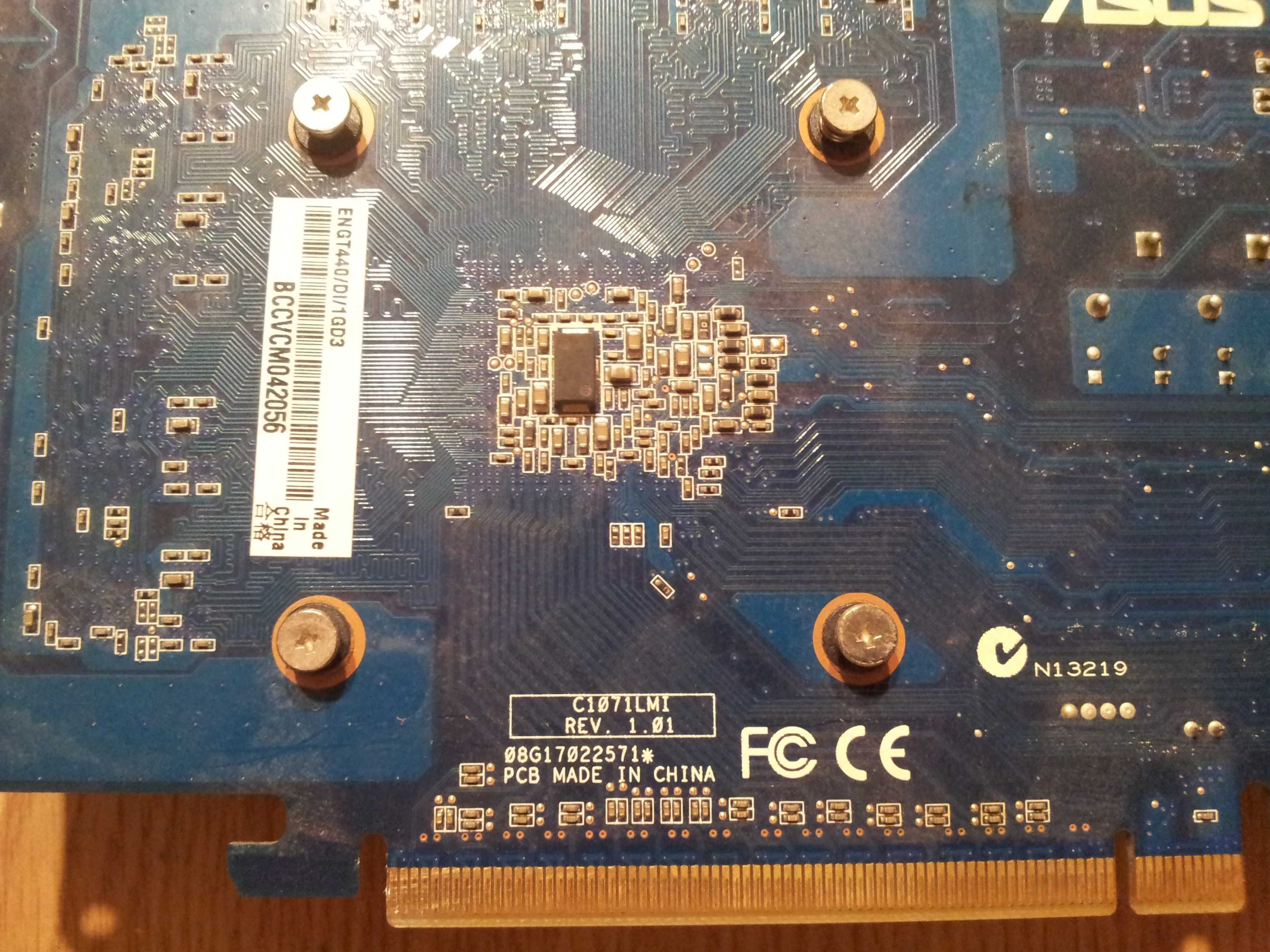 Видео карта б/у  Asus 1024mb/128bit