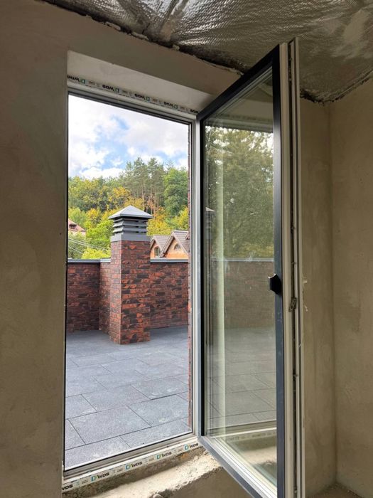 Продаж котеджу з терасою на даху м.Винники