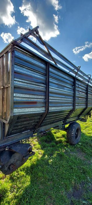 Przyczepa samozbierająca