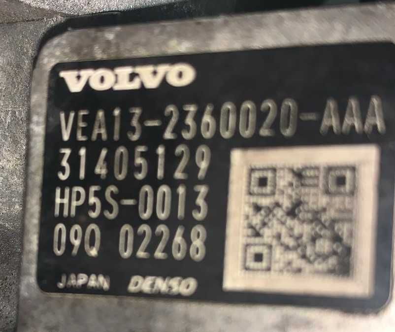 Motor Volvo XC60 D4204T4 com sistema de injeção e turbo.