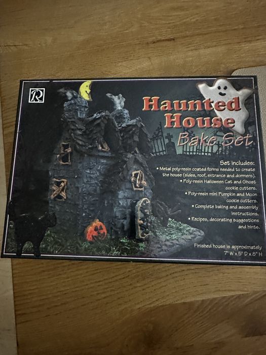 Haunted Home Bake Set - zestaw do pieczenia Halloween