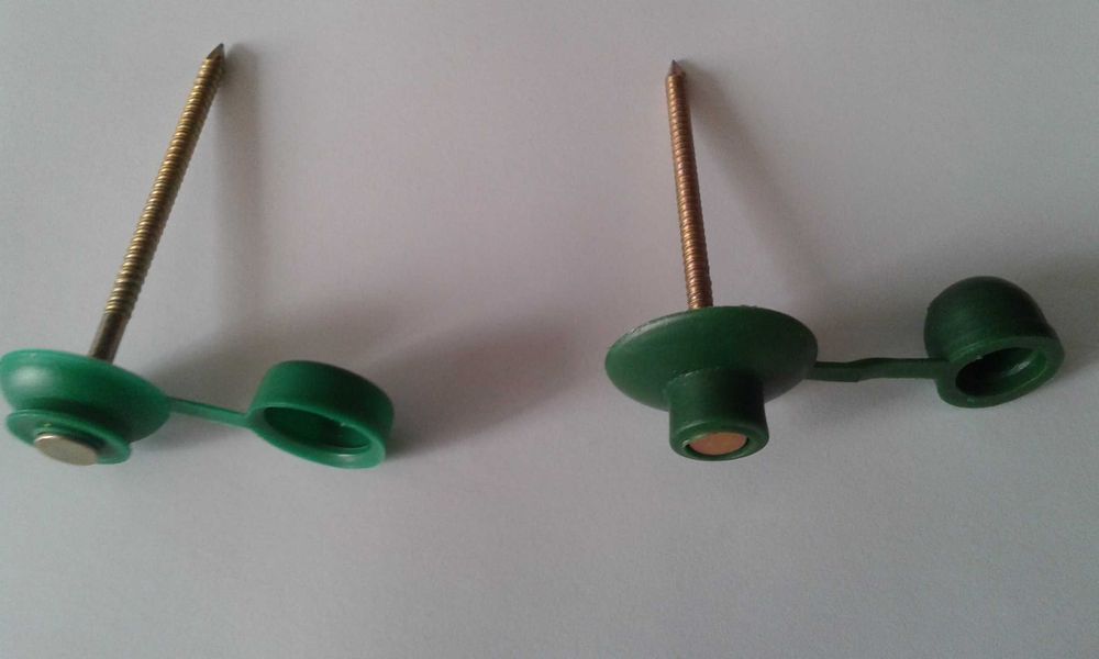 Kapturki z śrubami do płyt dachowych bitumicznych lub innego przeznacz