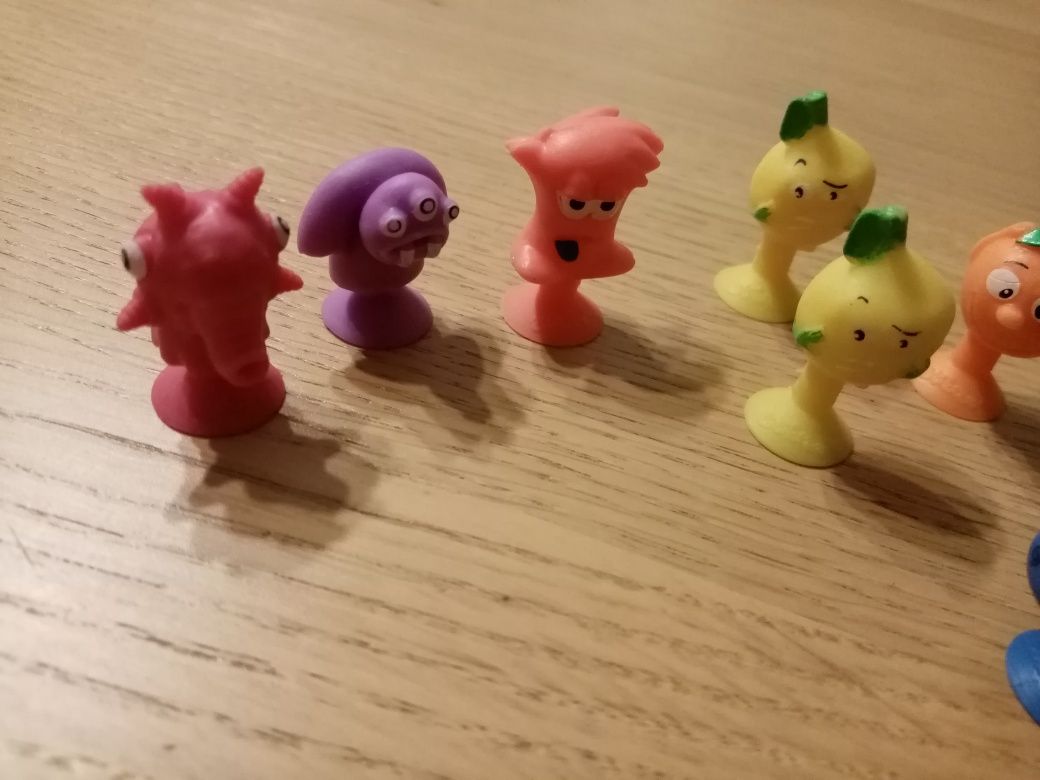 Figurki Stikeez Warzywa i Owoce + 3 potworki Lidl