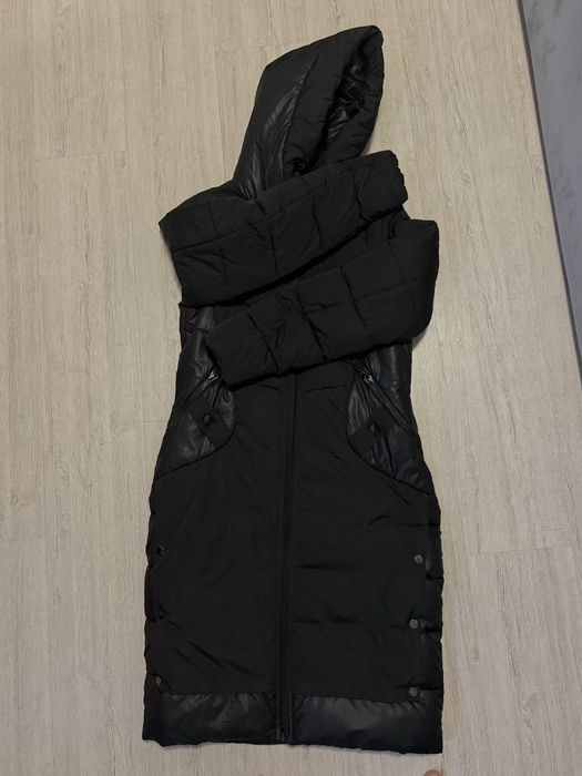 Жіноче пальто-пуховик чорне