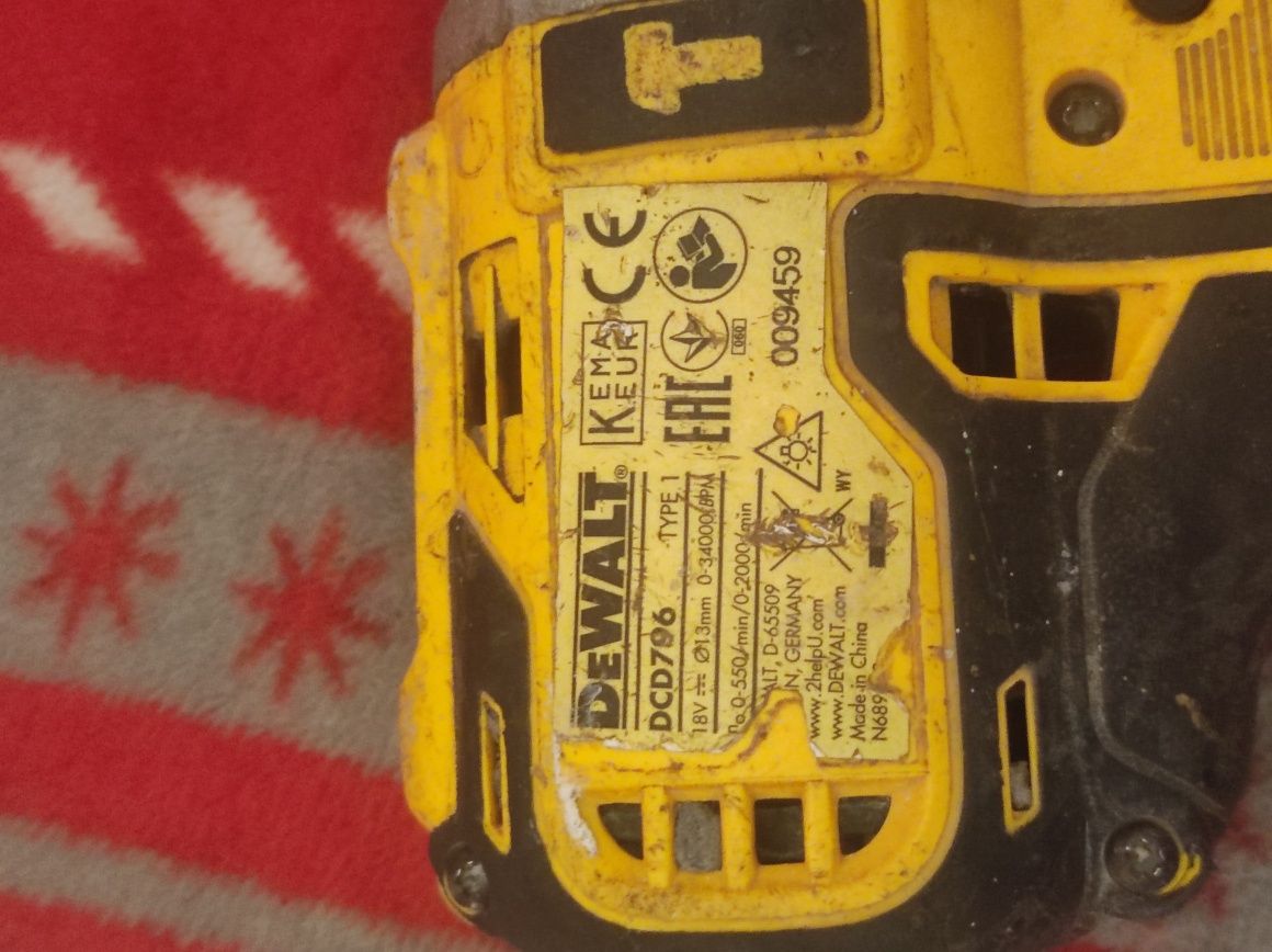 Продам 2 шуруповерти DeWalt dcd 796