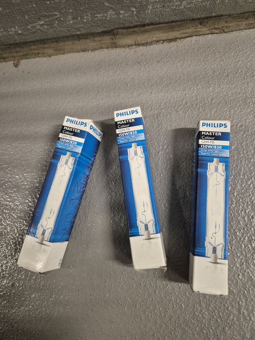 Philips Master Colour CDM-T 70W/830 – żarówka 3 sztuki