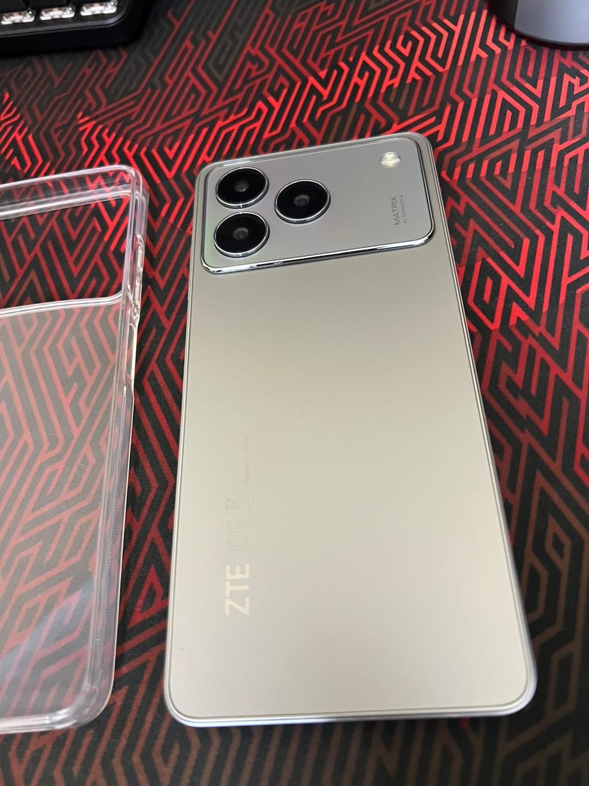 ZTE A76 128GB - Como novo