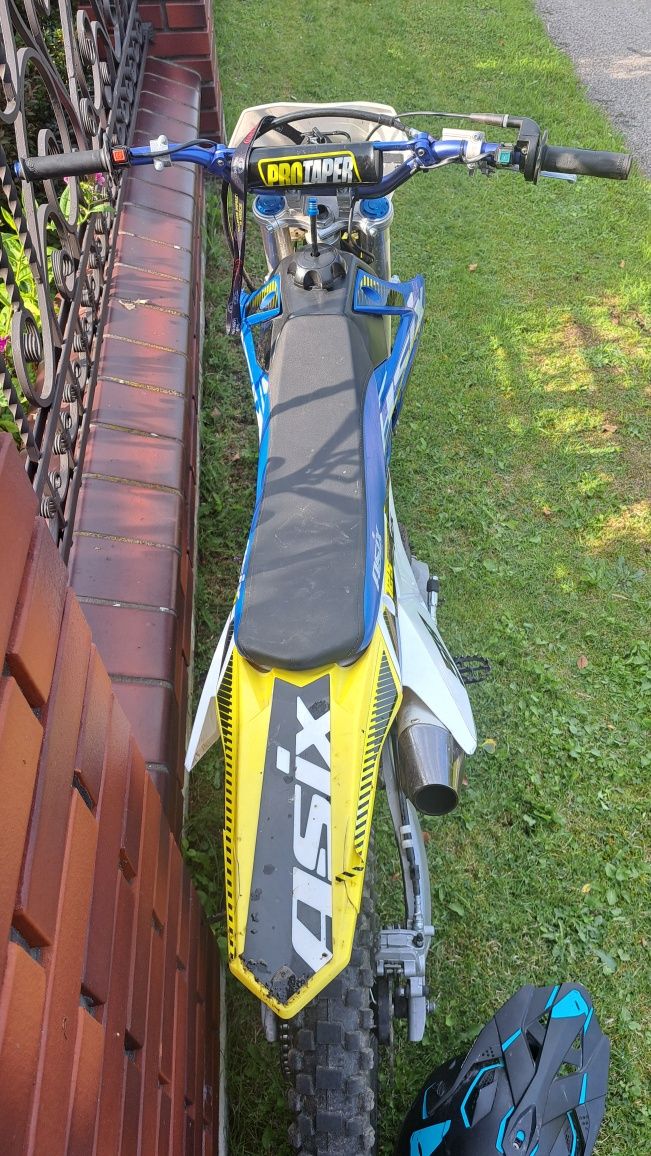 Cross asix 125 warto