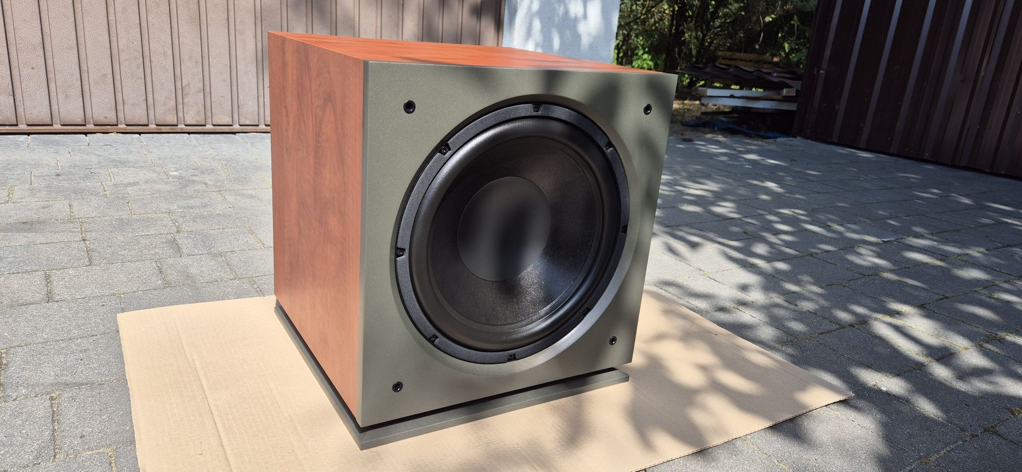 Subwoofer Dali Concept sub aktywny w bdb stanie