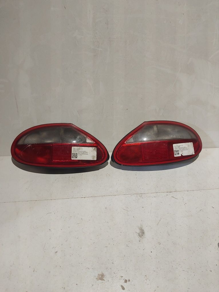 Jaguar XK 8 tylna lampa tył prawa lewa prawy lewy