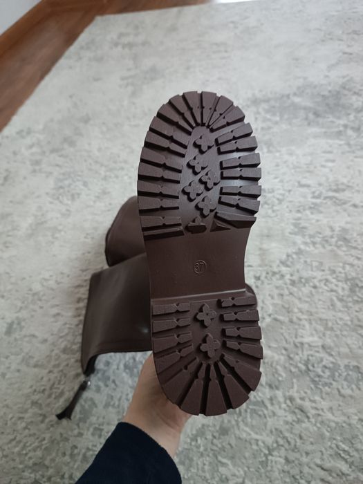 Стильні осінні ботильйони 37 р