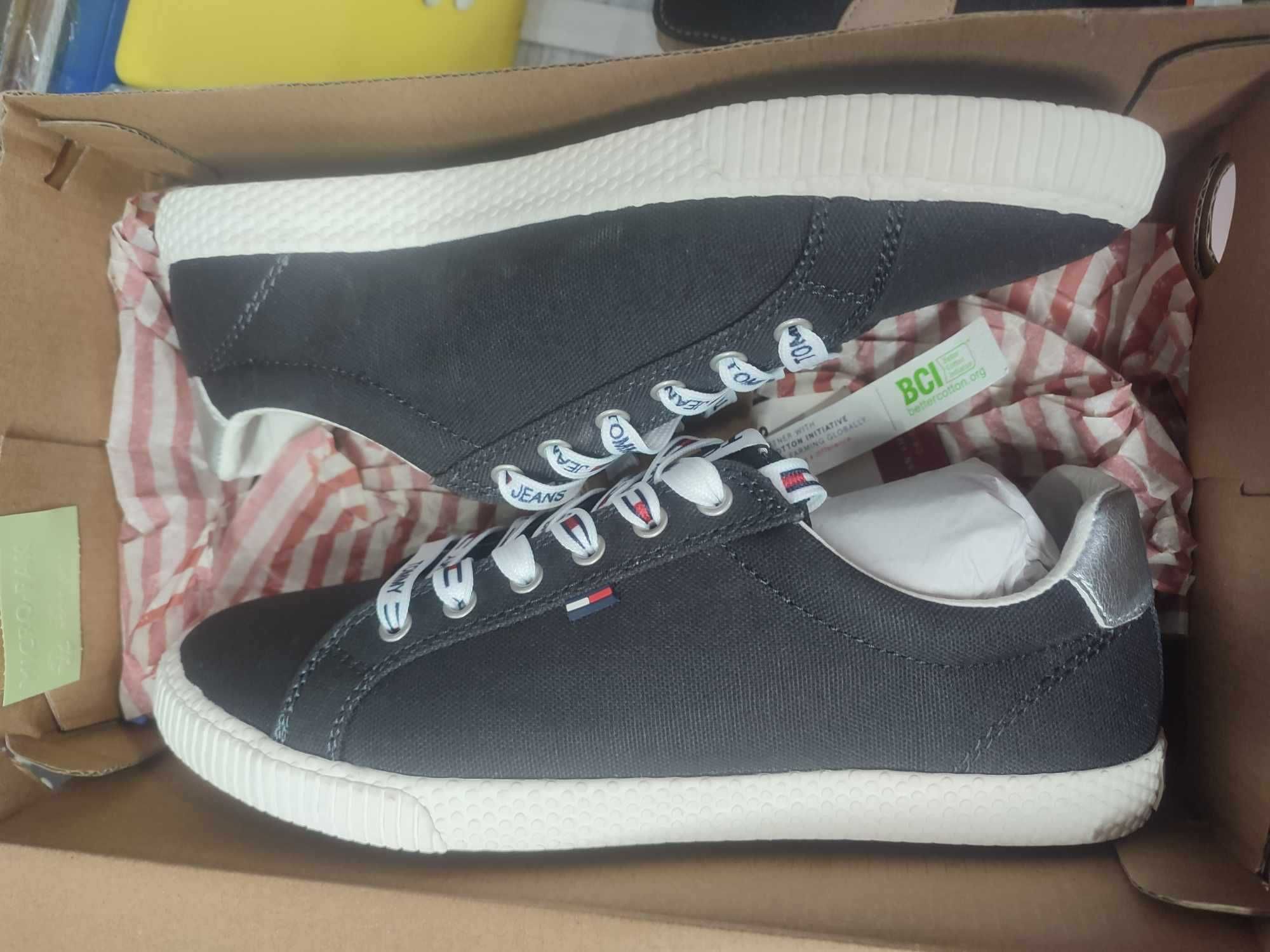 Nowe trampki, sneakers Tommy Jeans EN0EN00602 rozmiar 39 czarne