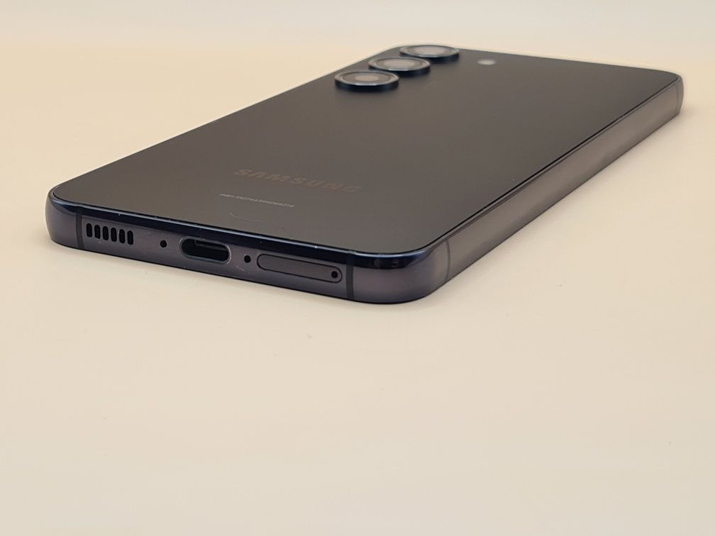 Samsung S23 128gb (дисплей без дефектів)