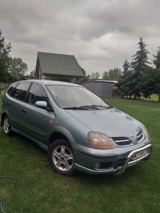 Nissan Almera Tino