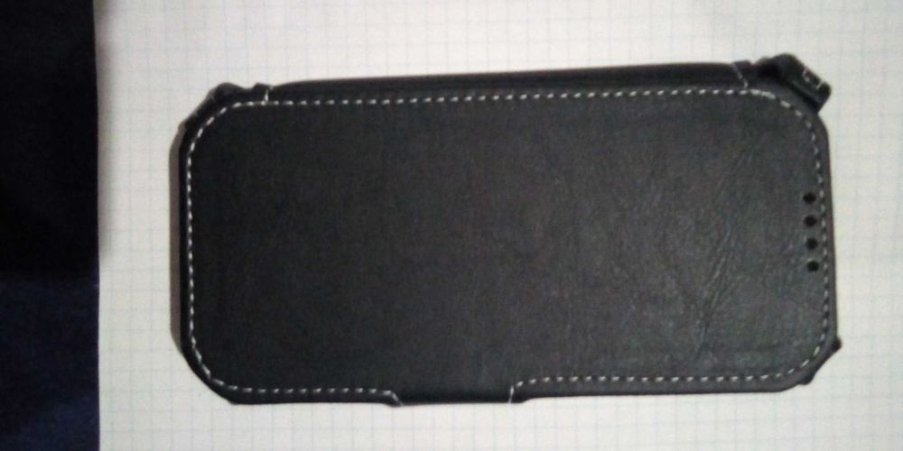 Чехлы на телефоны