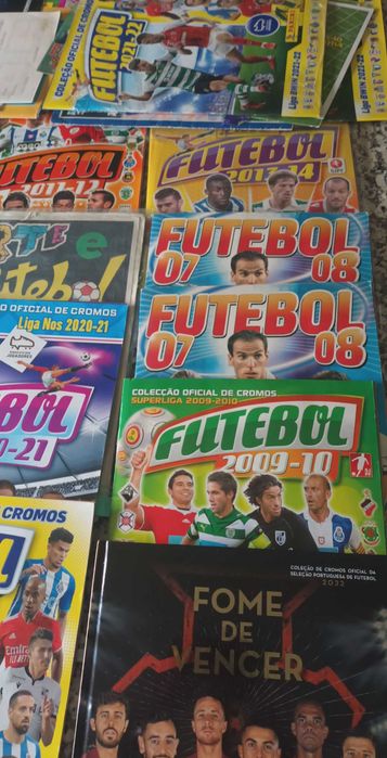 Lote de cadernetas de futebol