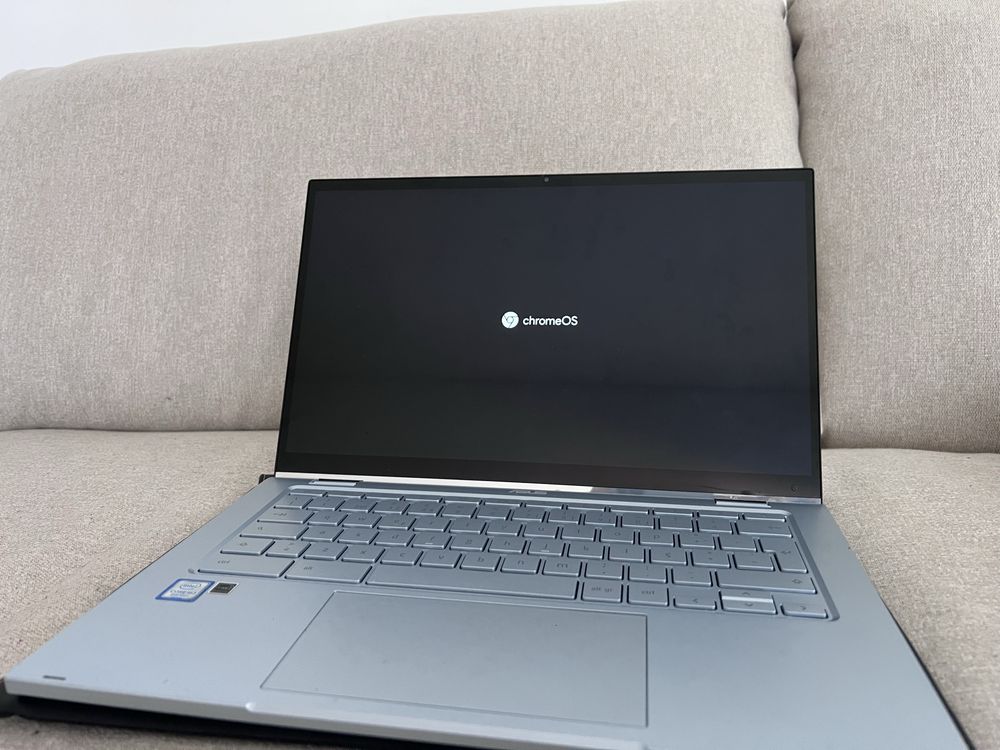 Computador Asus.