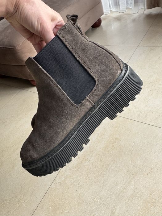 Sprzedam damskie botki. Stan b dobry.