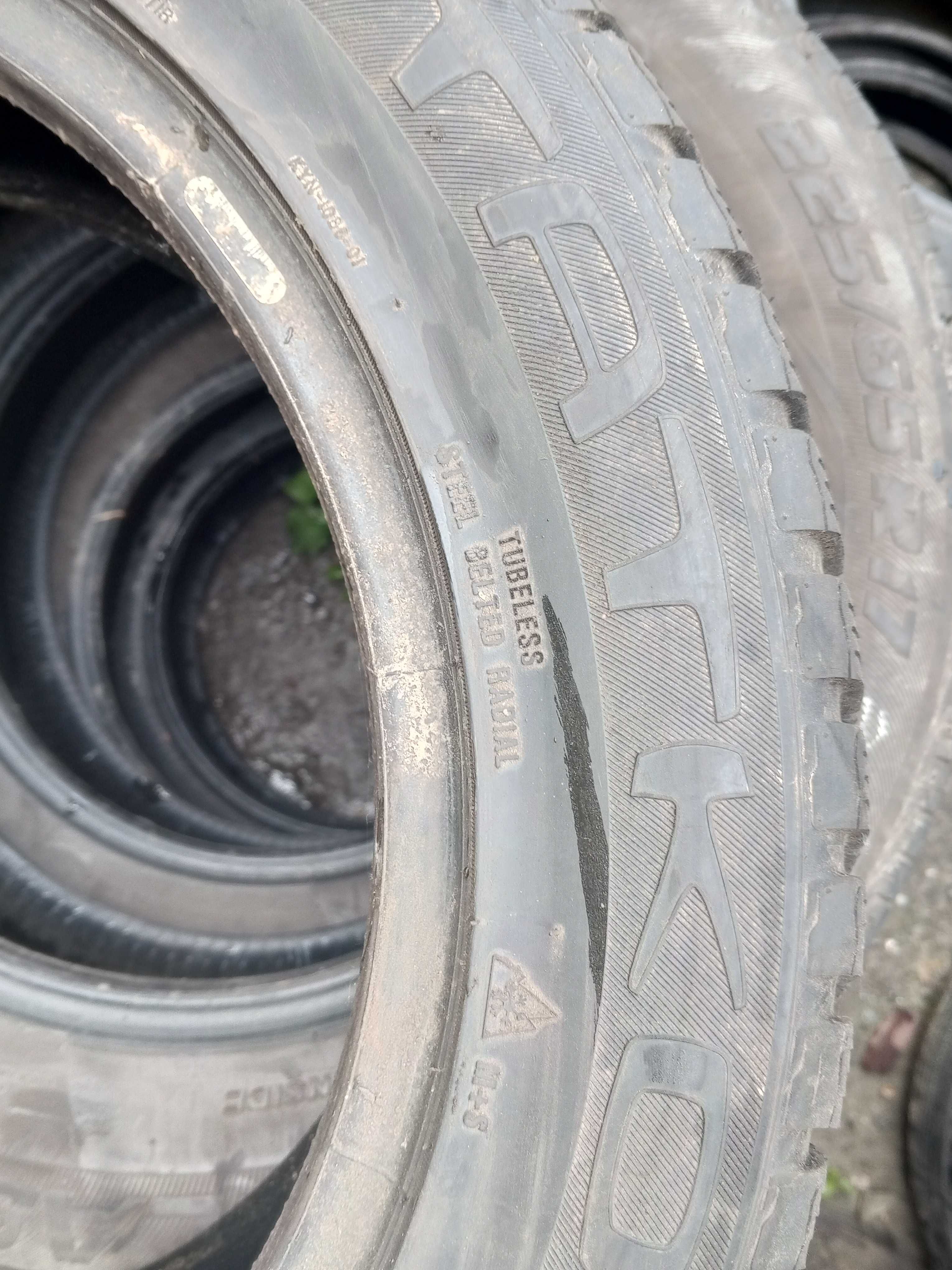 Продам комплект зимней резины Tatko 215/55 R17