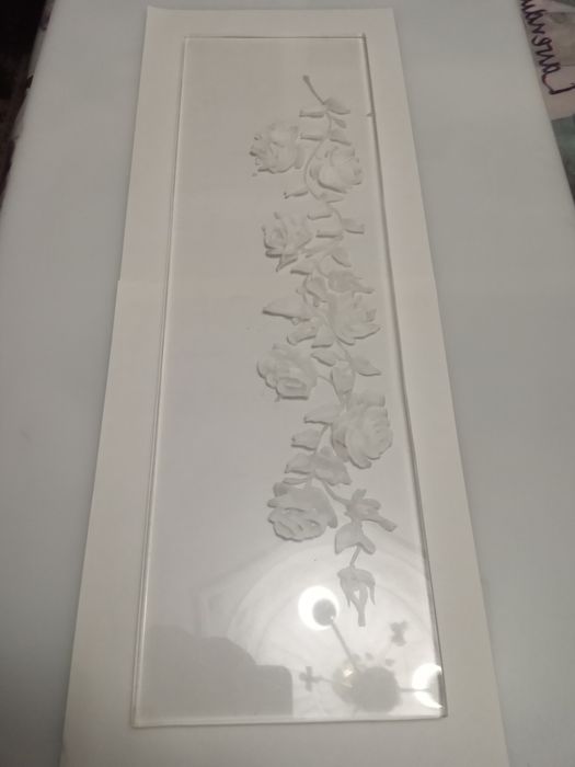 Картина "Розы", органическое стекло, авторская работа,гравировка, экск