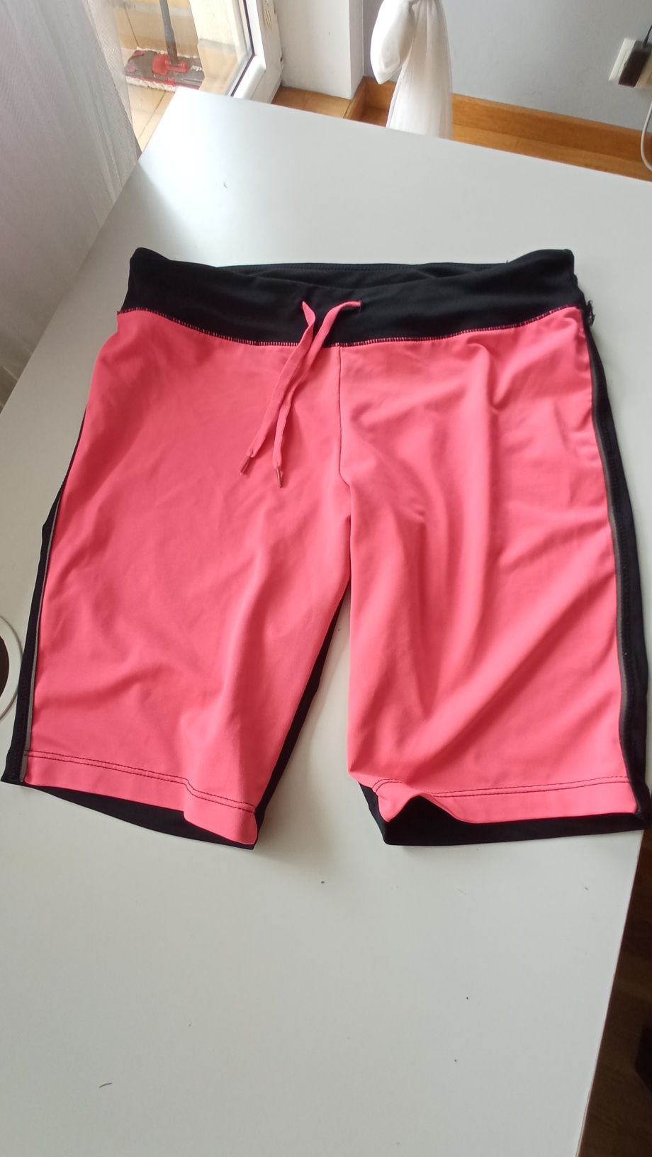 Damskie spodenki fitness