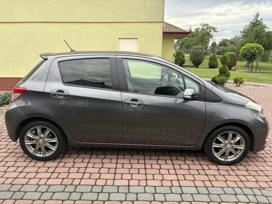 Toyota Yaris TOYOTA YARIS 2012 1.33 Premium
