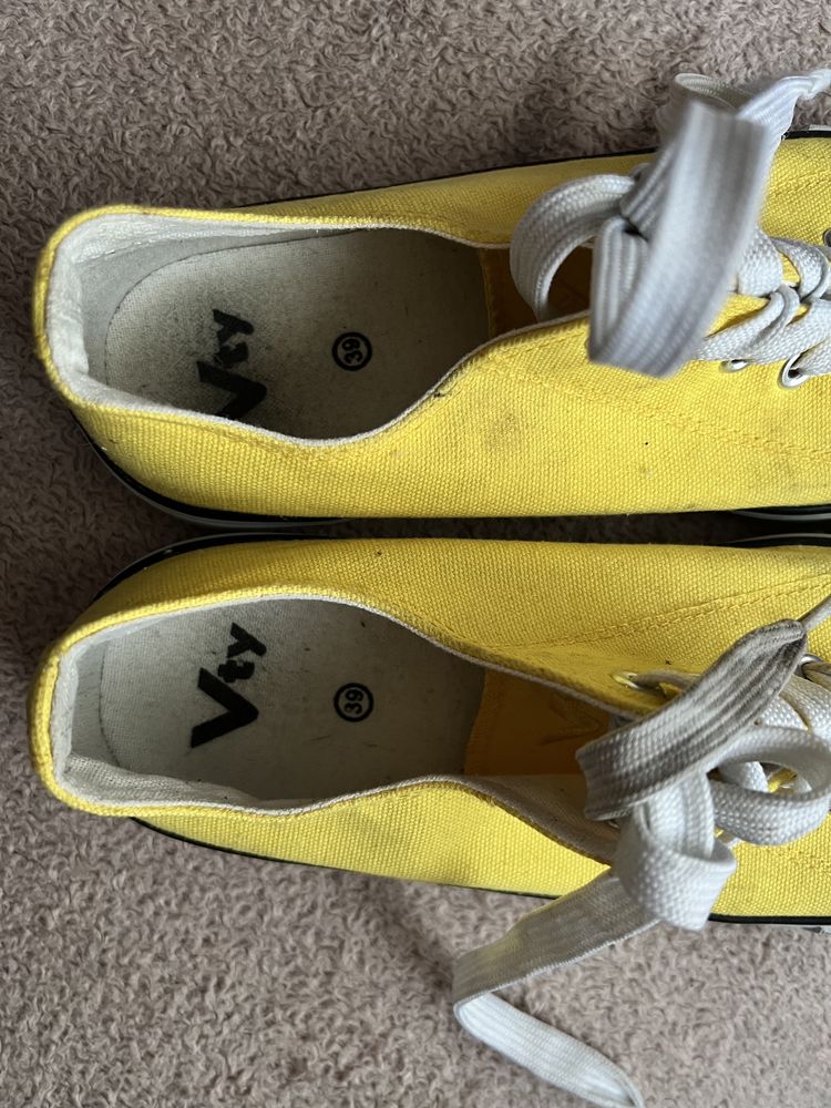 Żółte trampki buty sportowe Vty 39