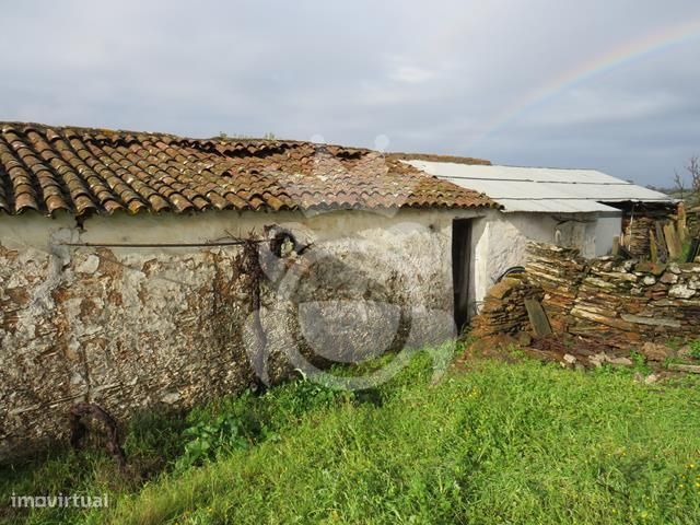 Rústico Com Ruina No Alentejo