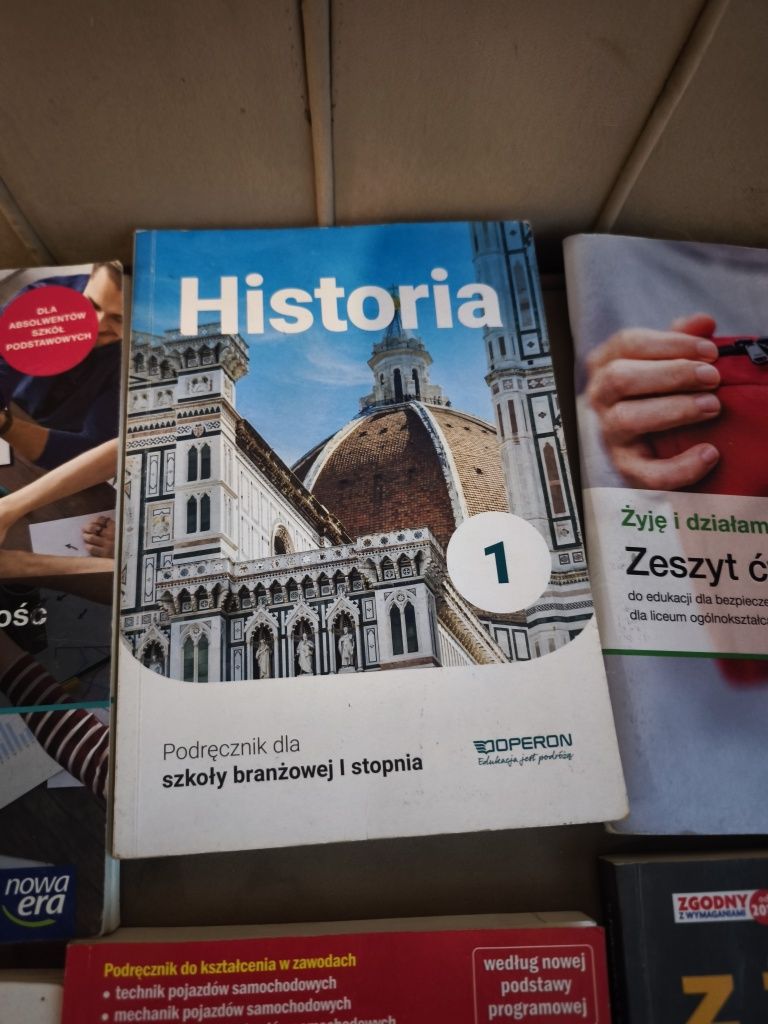 Podręczniki i ćwiczenia do pierwszej klasy zawodówki