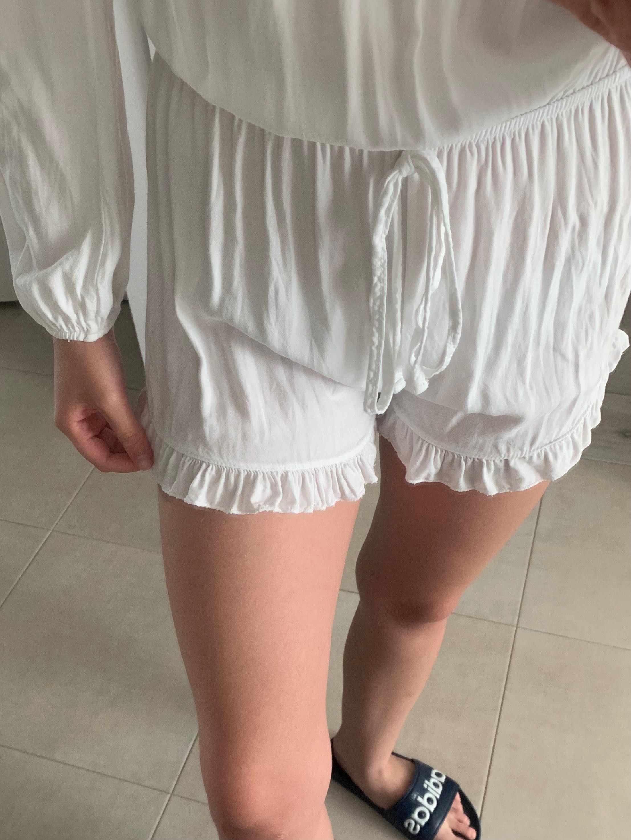Brandy Melville kombinezon z odkrytymi ramionami boho biały