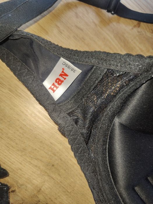 Markowy biustonosz Han push up modelujący r 85C elegancki