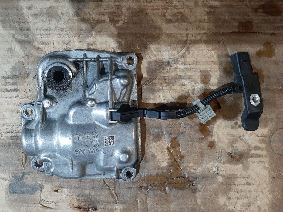 Pokrywa z czujnikiem skrzyni biegów S-Tronik Audi A4 B9. A5. A6. A7