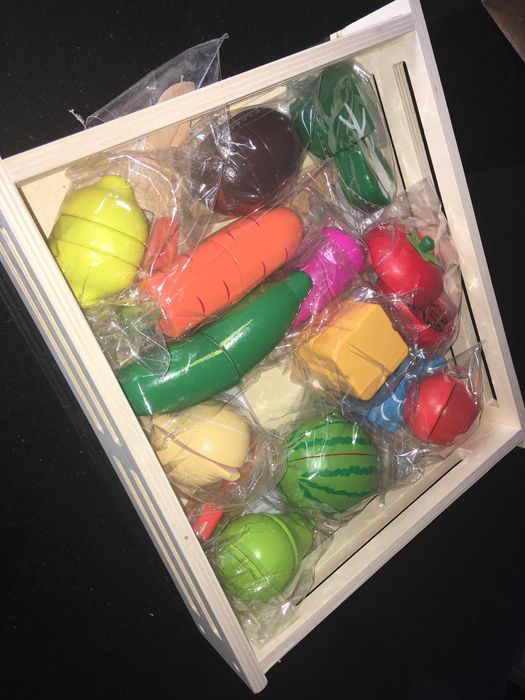 Warzywa do krojenia drewniane w skrzynce magnes nowe